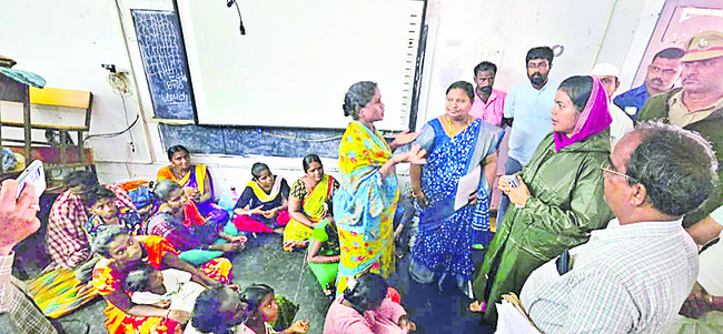 వరద ప్రభావిత ప్రాంతాల్లో కలెక్టర్ పర్యటన 2