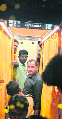 ప్రైవేటు బస్సుల అక్రమాలకు బ్రేకులు1