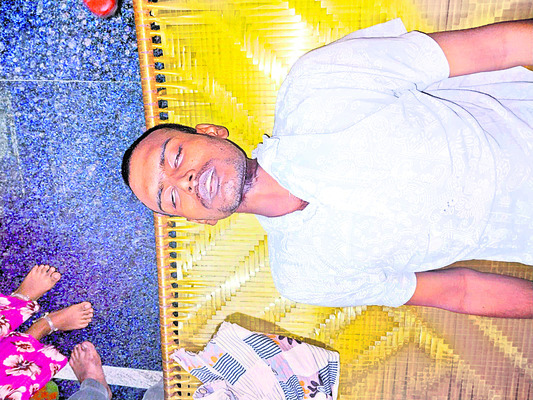 యువకుడి ఆత్మహత్య 1