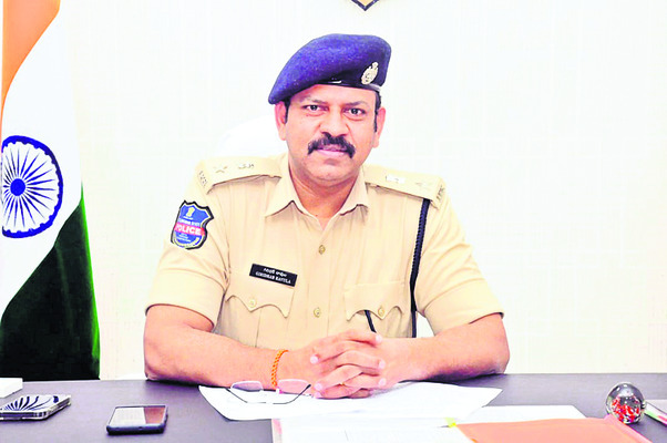 ప్రజలు అప్రమత్తంగా  ఉండాలి : ఎస్పీ 
2