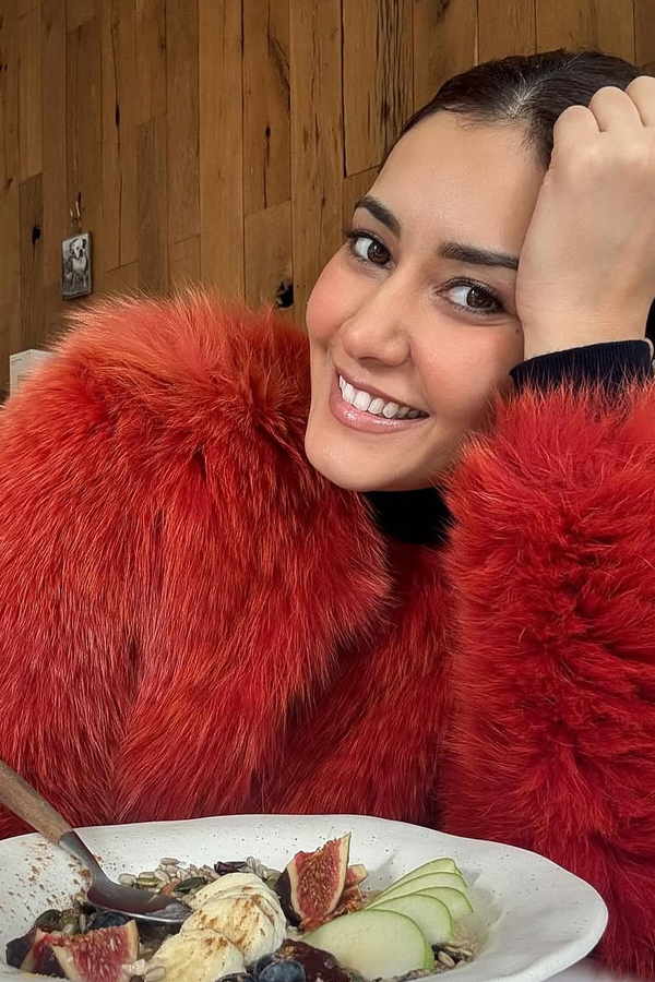 Actress Raashi Khanna Enjoying in the Vacation PHotos3