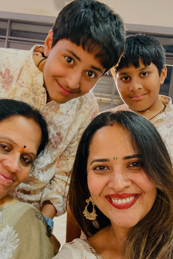 Anchor Anasuya Bharadwaj Enjoys At Her cousin sister Daughters wedding Photos14