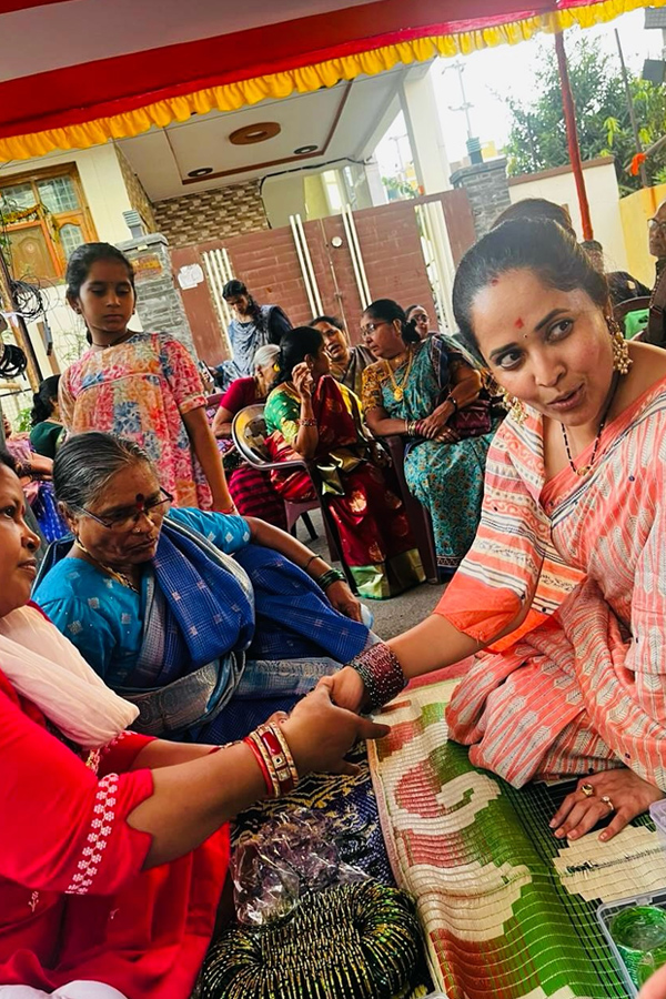 Anchor Anasuya Bharadwaj Enjoys At Her cousin sister Daughters wedding Photos2