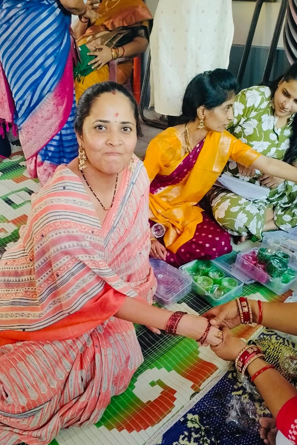 Anchor Anasuya Bharadwaj Enjoys At Her cousin sister Daughters wedding Photos3