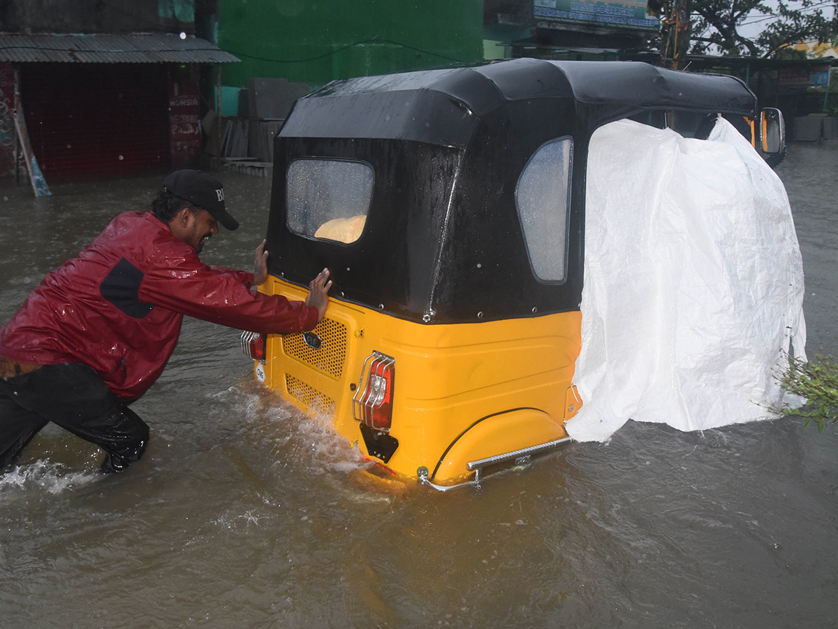 Cyclone Montha : Heavy Rainfall in Warangal District Photos16