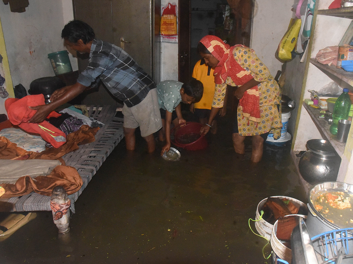 Cyclone Montha : Heavy Rainfall in Warangal District Photos18
