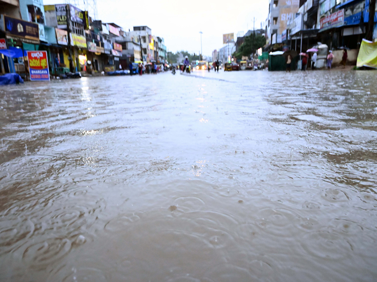 Cyclone Montha : Heavy Rainfall in Warangal District Photos3