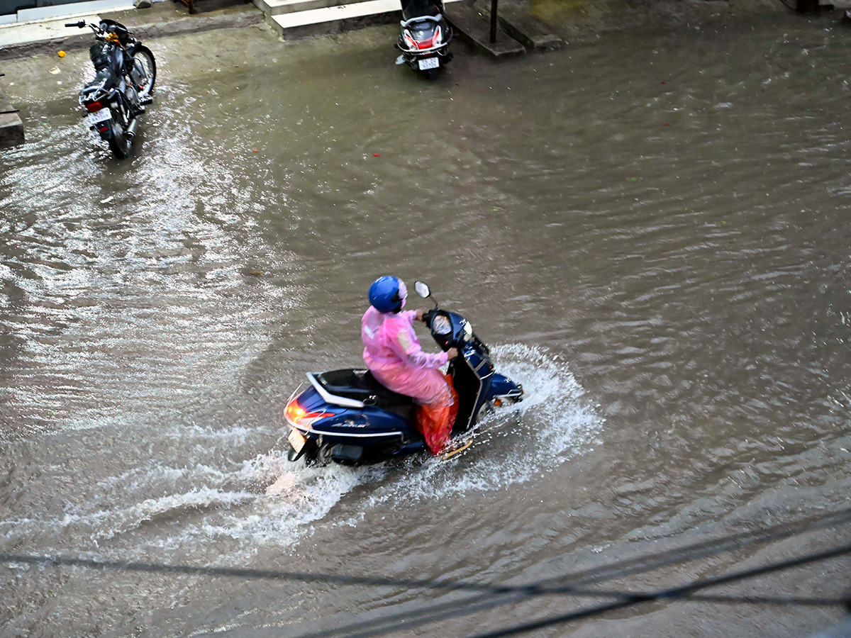 Cyclone Montha : Heavy Rainfall in Warangal District Photos5