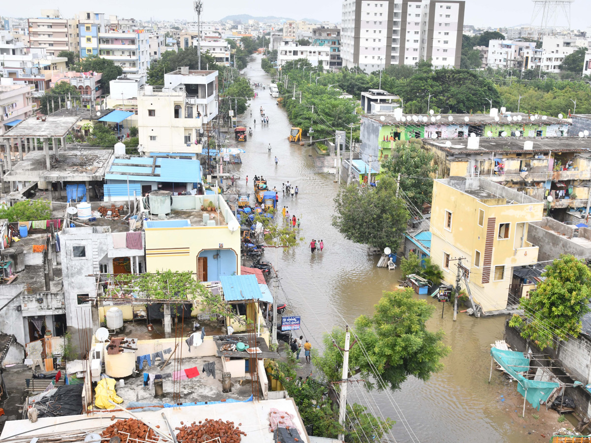 Cyclone Montha Effect : Heavy Floods In Warangal Photos16