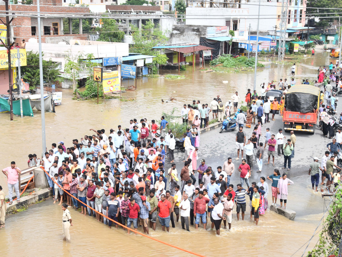Cyclone Montha Effect : Heavy Floods In Warangal Photos21