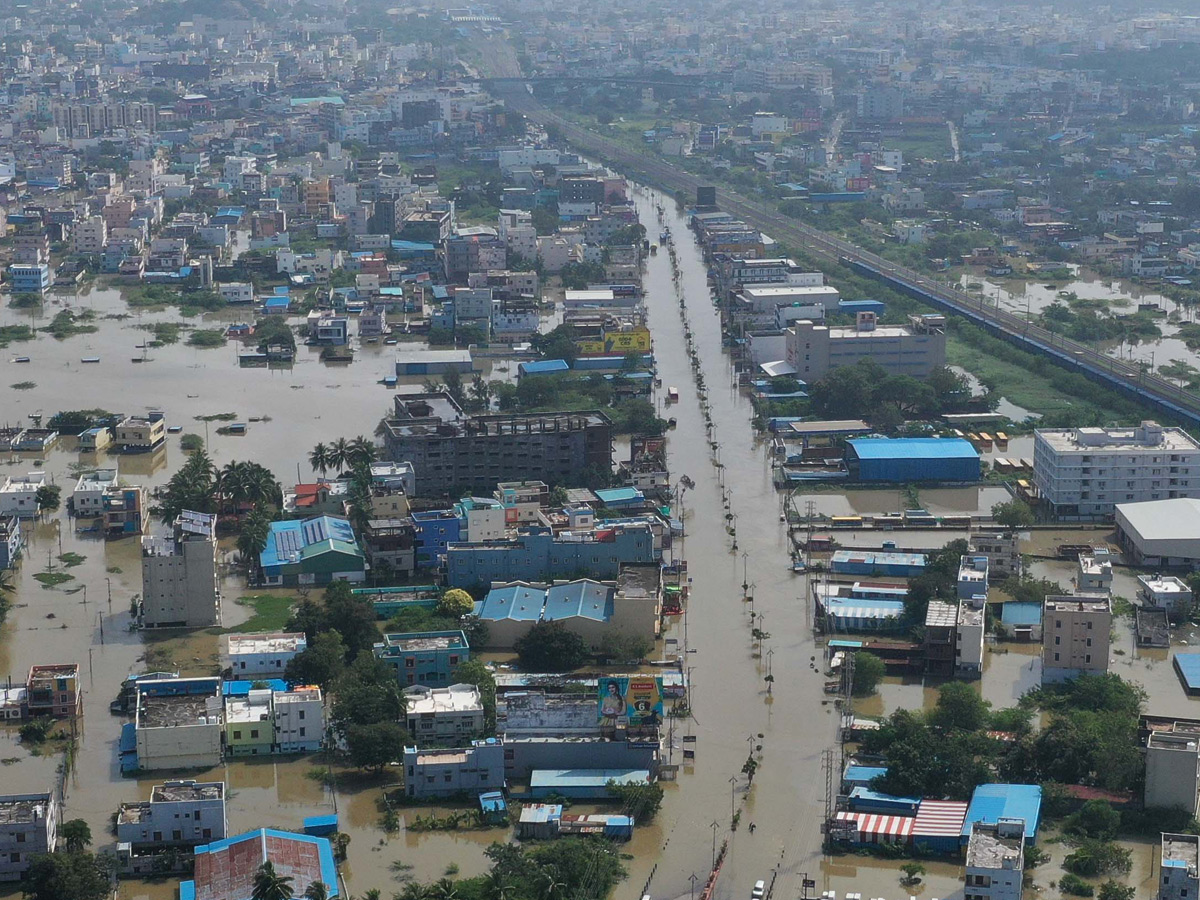 Cyclone Montha Effect : Heavy Floods In Warangal Photos33