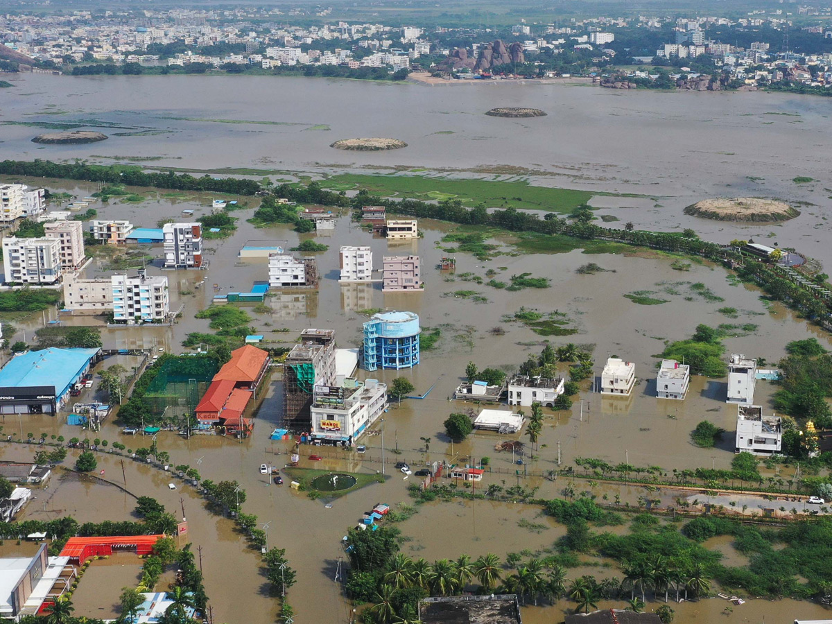 Cyclone Montha Effect : Heavy Floods In Warangal Photos34