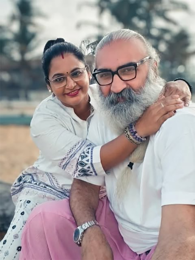 Kris Venugopal and Divya Sreedhar Wedding Anniversary Pics2