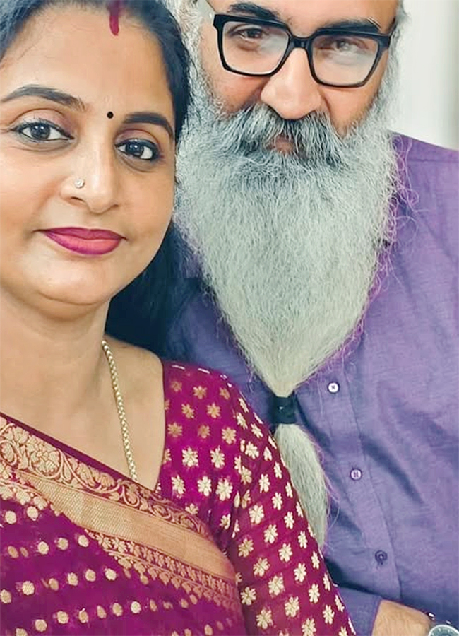 Kris Venugopal and Divya Sreedhar Wedding Anniversary Pics3