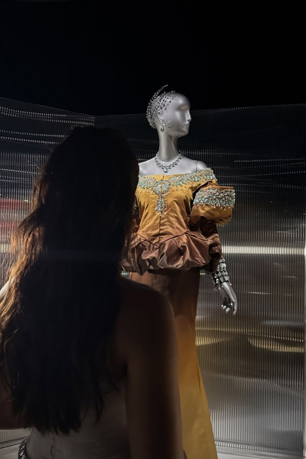 Rashmika Mandanna Slays The Fashion Game In A White Corset Top Photos3