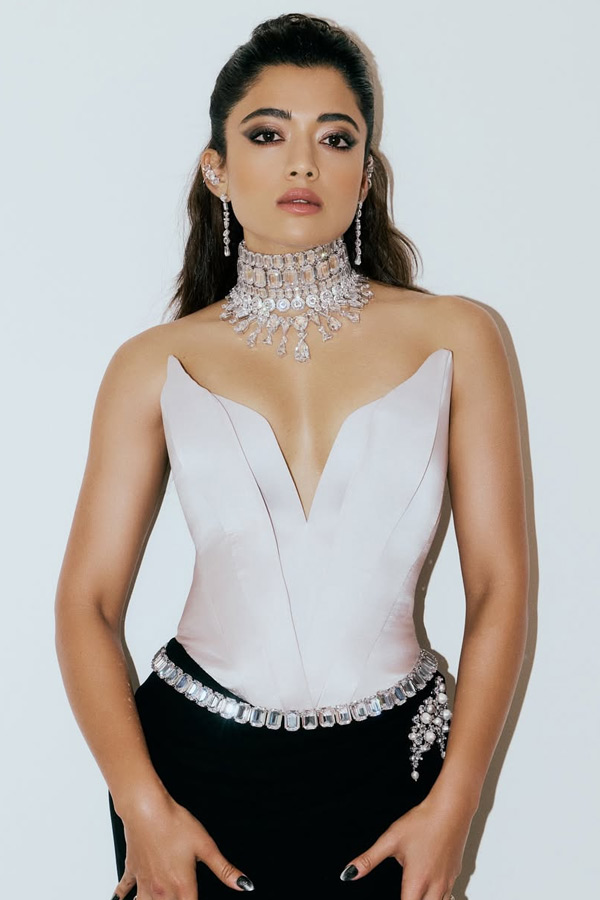 Rashmika Mandanna Slays The Fashion Game In A White Corset Top Photos10