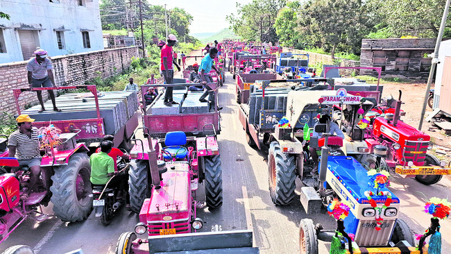 ప్రైవేటు చెక్‌ పోస్టులు ఎత్తేయాలి1