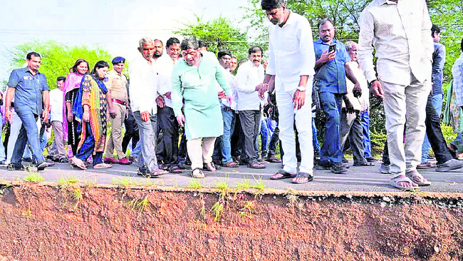 తుపాను ప్రభావంతో 25 గొర్రెల మృత్యువాత 
1