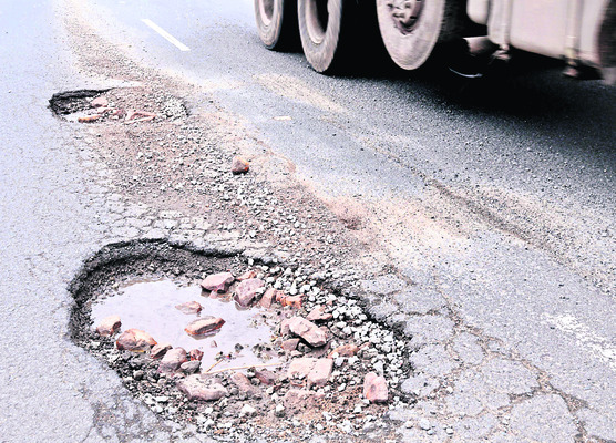 కూటమి కళ్లకు గంతలు! 1