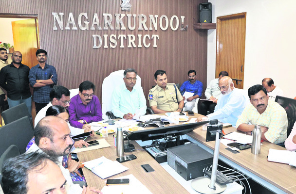 అధికారులు  అప్రమత్తంగా ఉండాలి 1