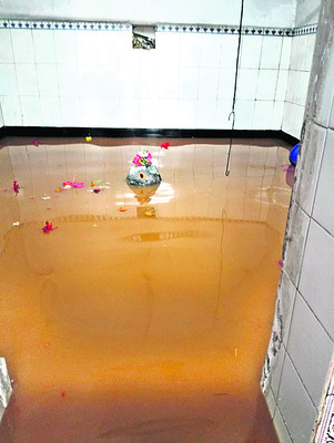 వరదనీటిలో స్వయంభూ లింగం 1