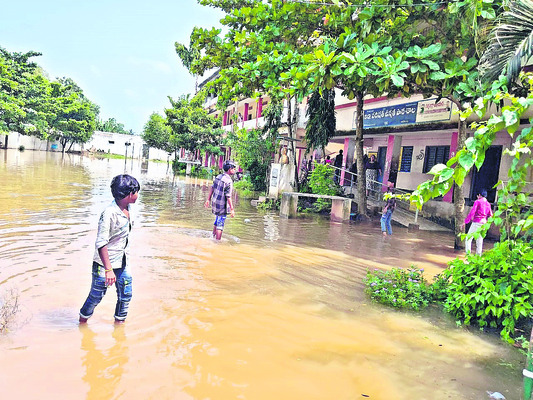 కన్నీరు మిగిల్చిన మోంథా 1