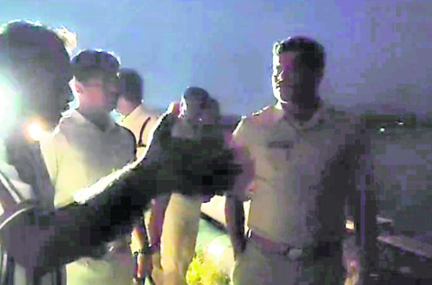 రాజన్న సేవలో బాంబే హైకోర్టు జడ్జి
2