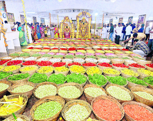 పురుషోత్తమునికి పుష్పాంజలి 2