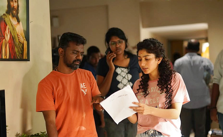 Actress Sai Pallavi Amaran Movie Memories Photos11