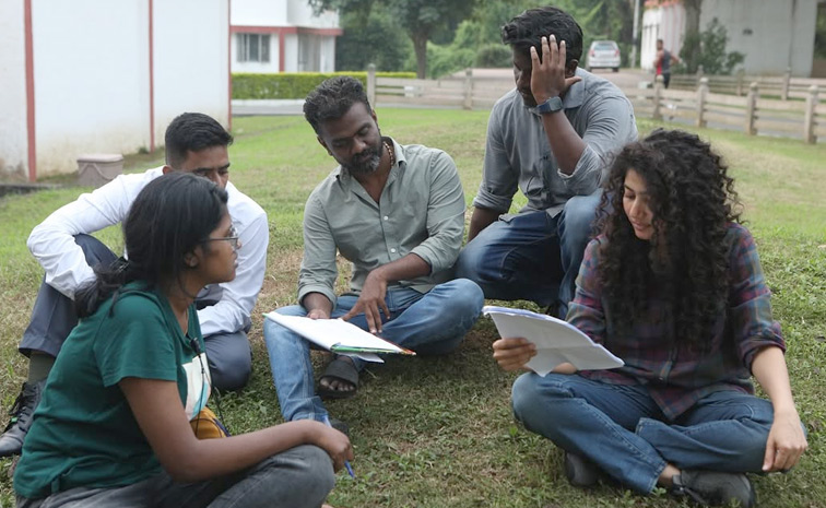 Actress Sai Pallavi Amaran Movie Memories Photos12