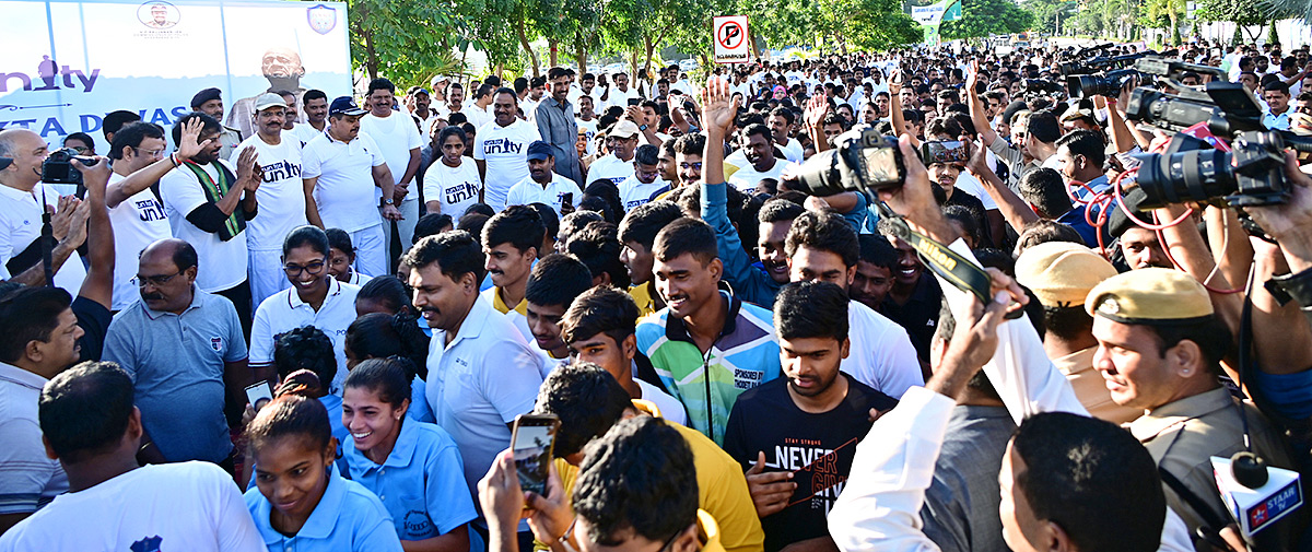 Hyderabad Police Ekta Run Peoples Plaza Photos18