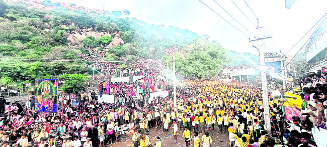 పెత్తన, దౌర్జన్య కాలం 
1