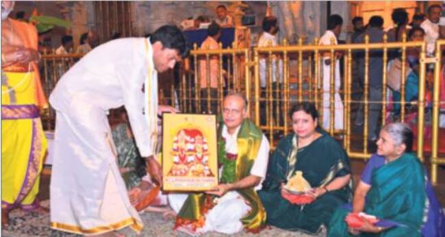 యాదగిరీశుడి సేవలో ప్రిన్సిపల్‌ సెక్రటరీ శేషాద్రి
2