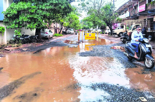 క.క.లో భారీ వర్షాలు.. పంటల సాగు కుదేలు2