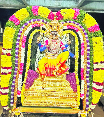 భక్తిశ్రద్ధలతో అగ్నిగుండ ప్రవేశం 1