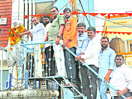 గాంధీ మార్గంలో నడుద్దాం 1
