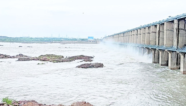 జూరాలకు తగ్గిన వరద 1