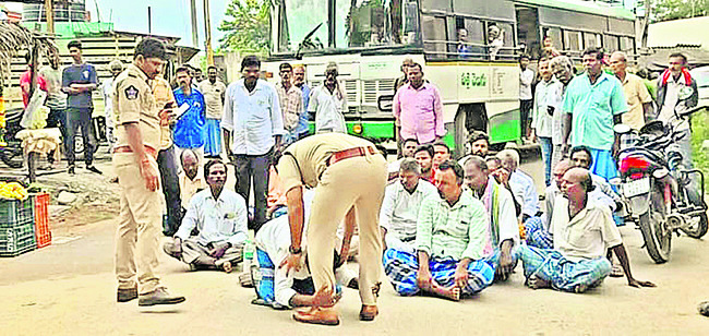 దళితులకు అండగా వైఎస్సార్‌సీపీ 1