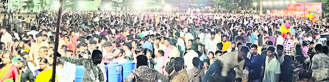 అంబరాన్నంటిన దసరోత్సవం 1