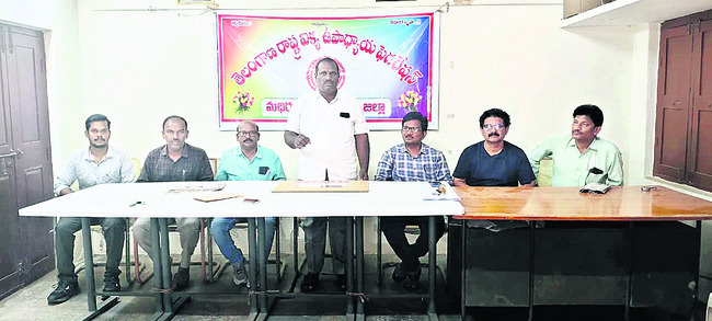 గాంధీజీ, శాస్త్రి సేవలు చిరస్మరణీయం
3