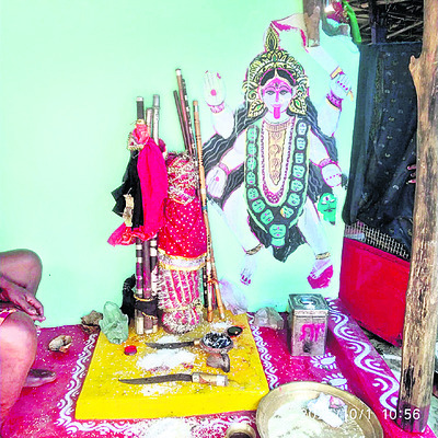 భక్తిశ్రద్ధలతో దుర్గాదేవికి పూజలు 4