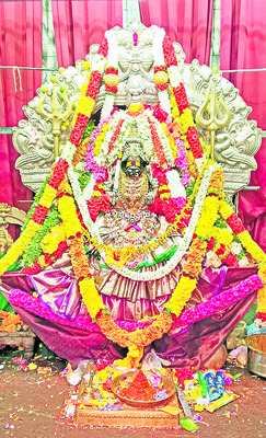 శాస్త్రోక్తంగా రాహు కాల అభిషేకాలు 3