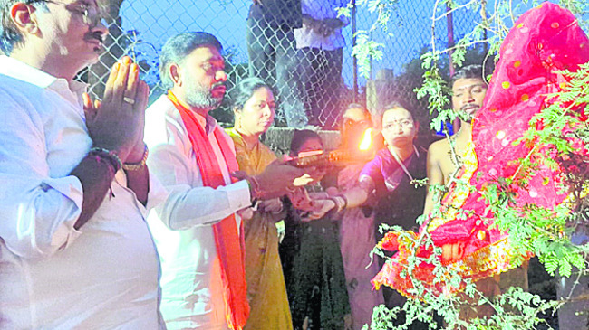 అంబరాన్నంటిన దసరా సంబురం1