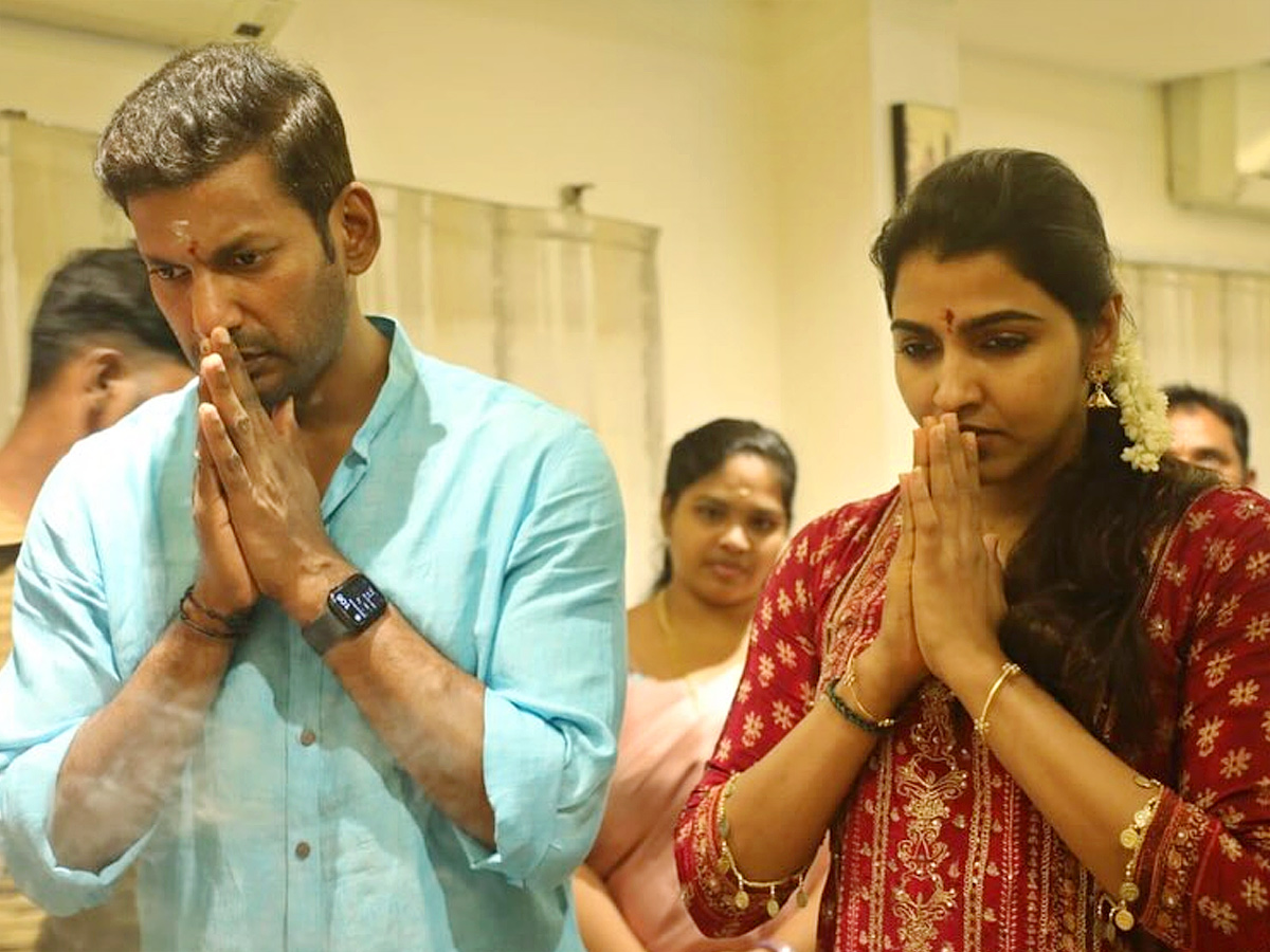 Actor Vishal Ayudha Pooja with his Finacee Photos1