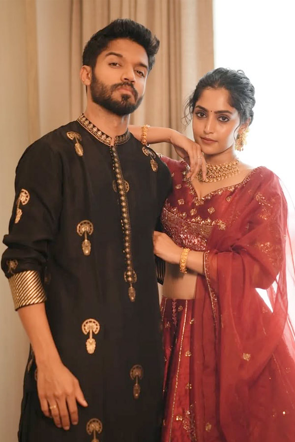 Actress Reba Monica John Navratri Celebrations with Husband Photos6