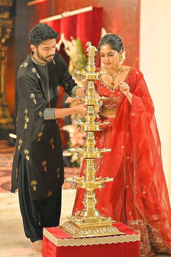 Actress Reba Monica John Navratri Celebrations with Husband Photos8