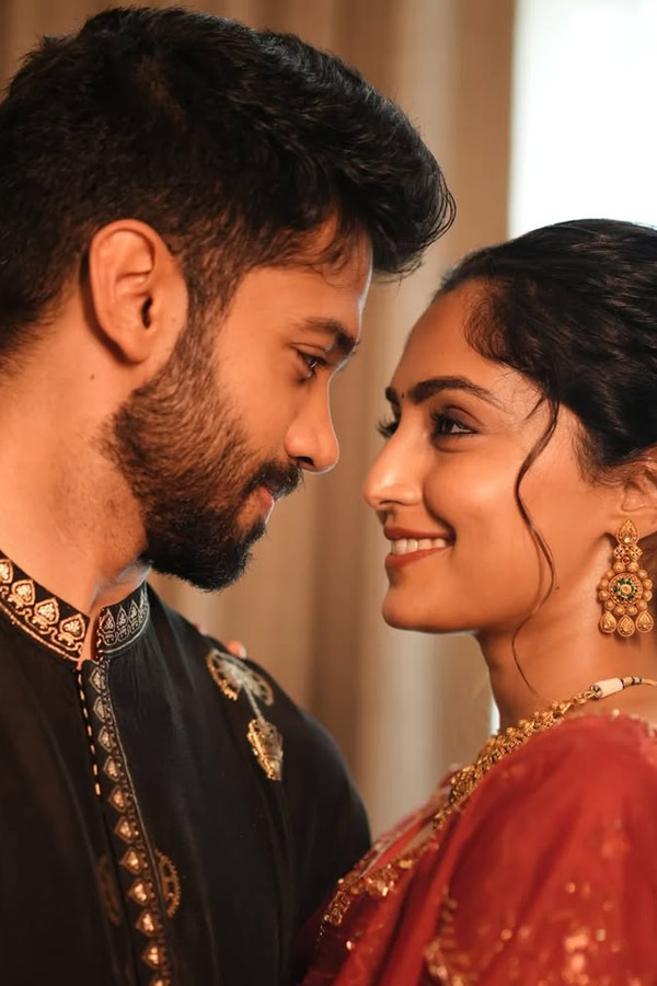 Actress Reba Monica John Navratri Celebrations with Husband Photos10
