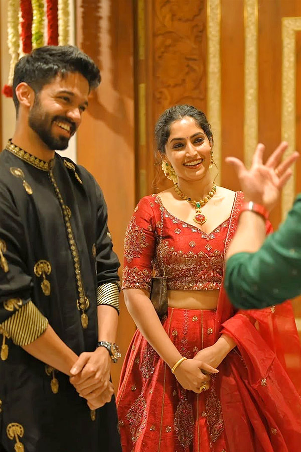 Actress Reba Monica John Navratri Celebrations with Husband Photos12