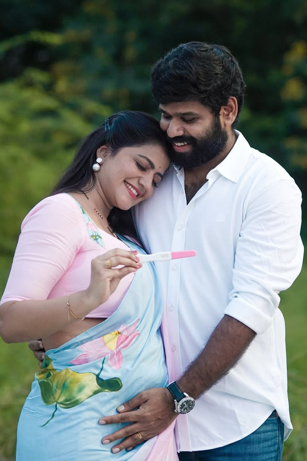  Anchor Shiva Jyothi Announced Her Pregnancy Photos13