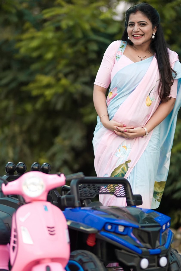  Anchor Shiva Jyothi Announced Her Pregnancy Photos15